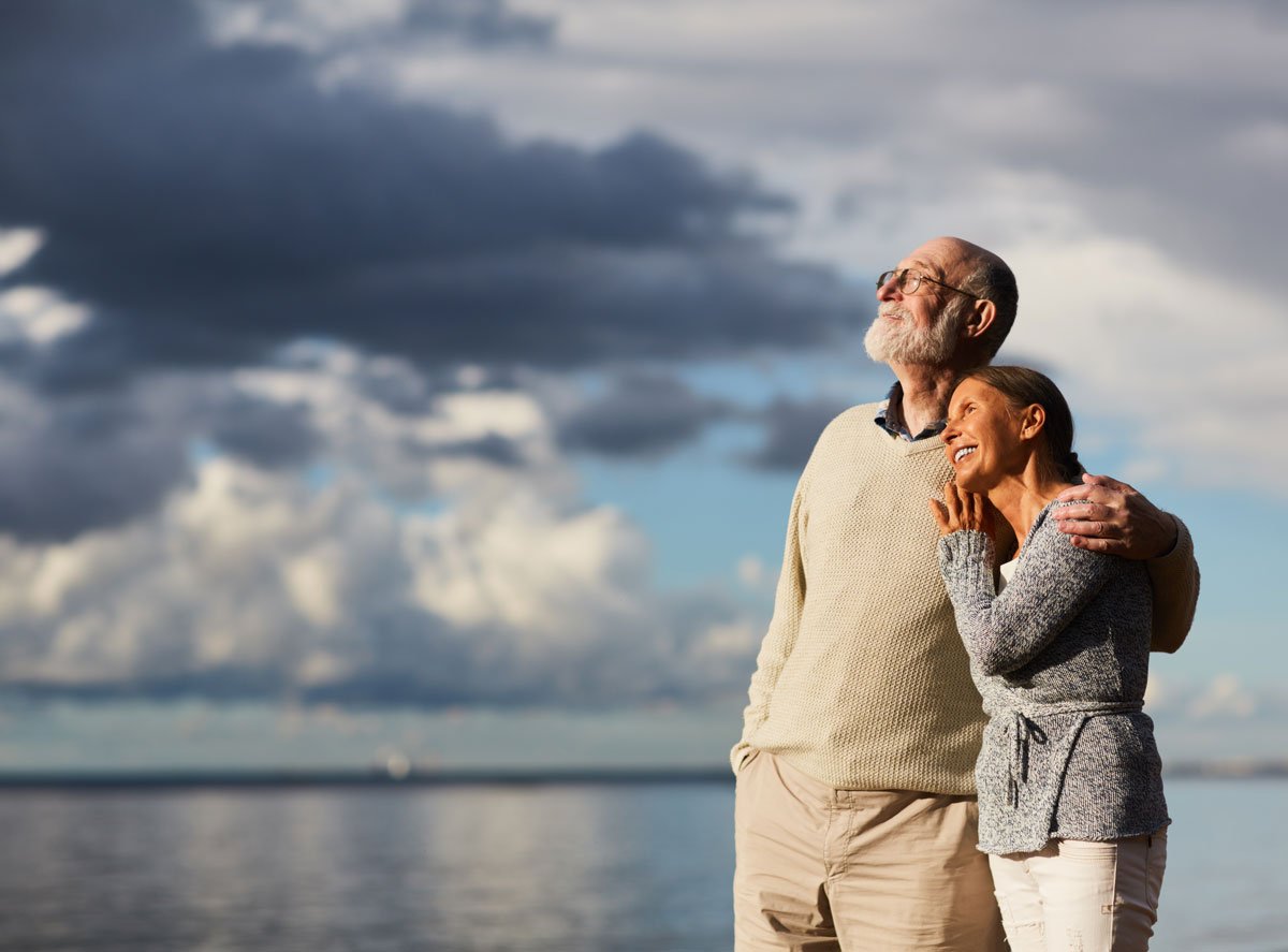 elder-couples-relaxing