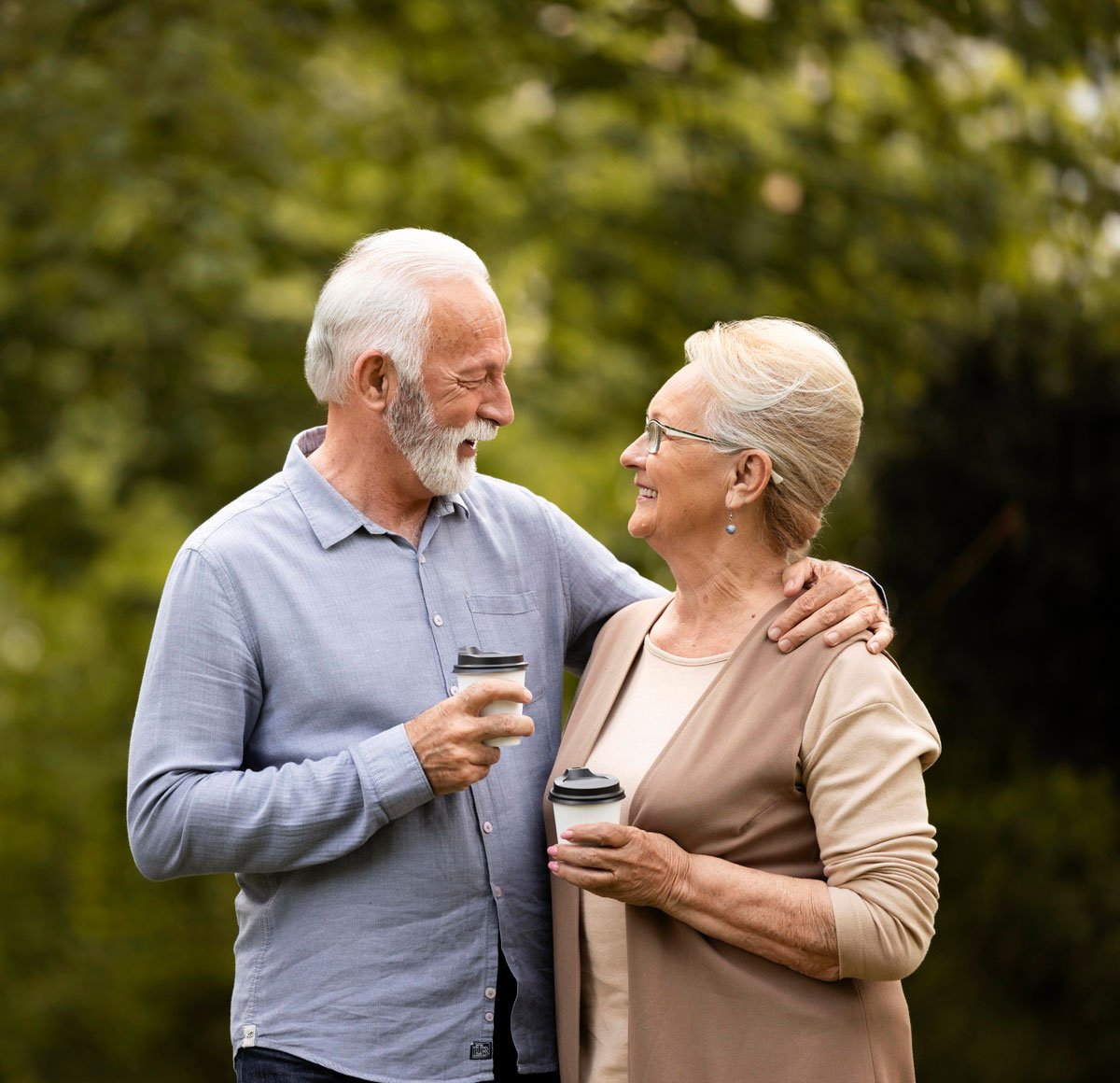 happy-couple-with-coffee