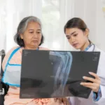 osteoporosis-treatment-and-examination-by-geriatric-doctor